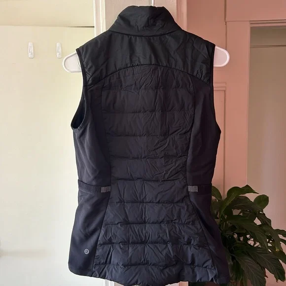 🆕 Lululemon Down For It All vest - Picture 3 of 5